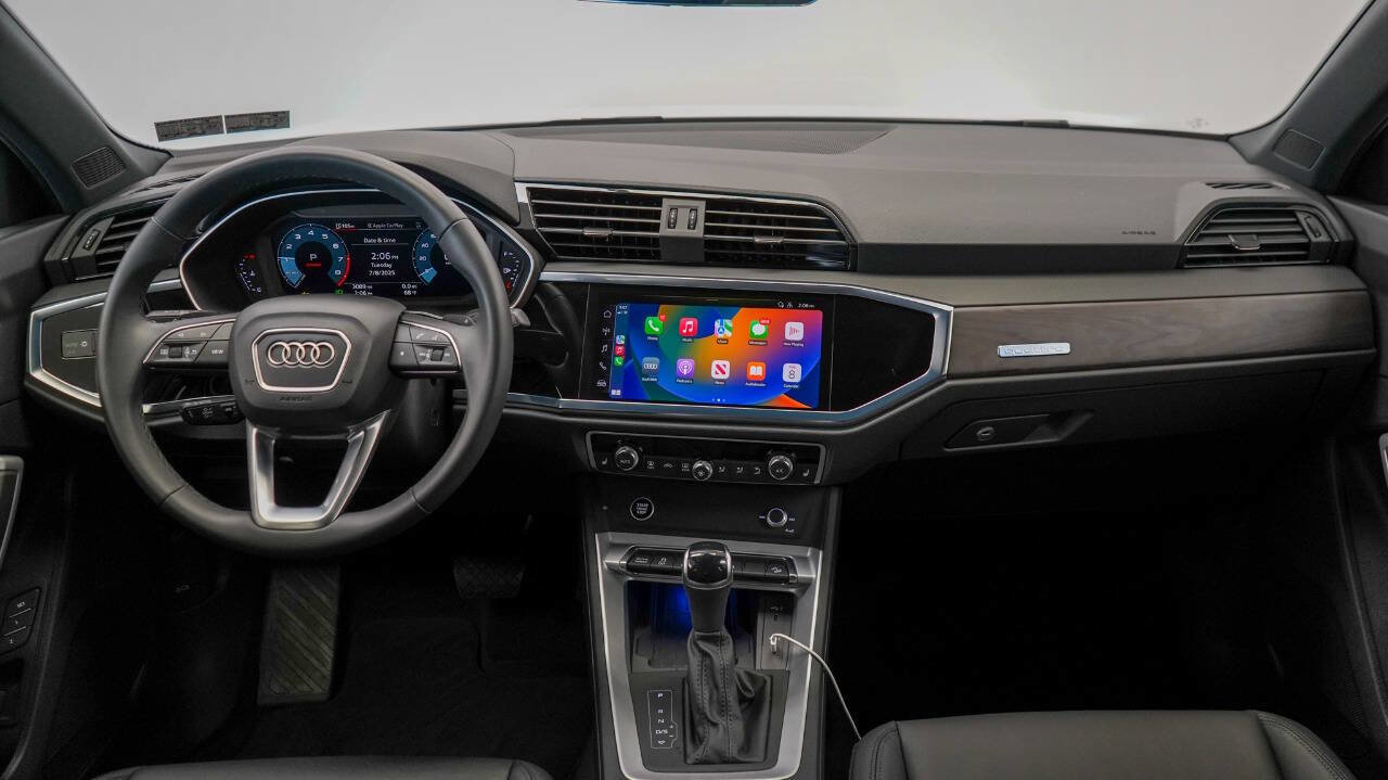 Used 2024 Audi Q3 2.0T Premium Plus w/ Premium Plus Package image 36