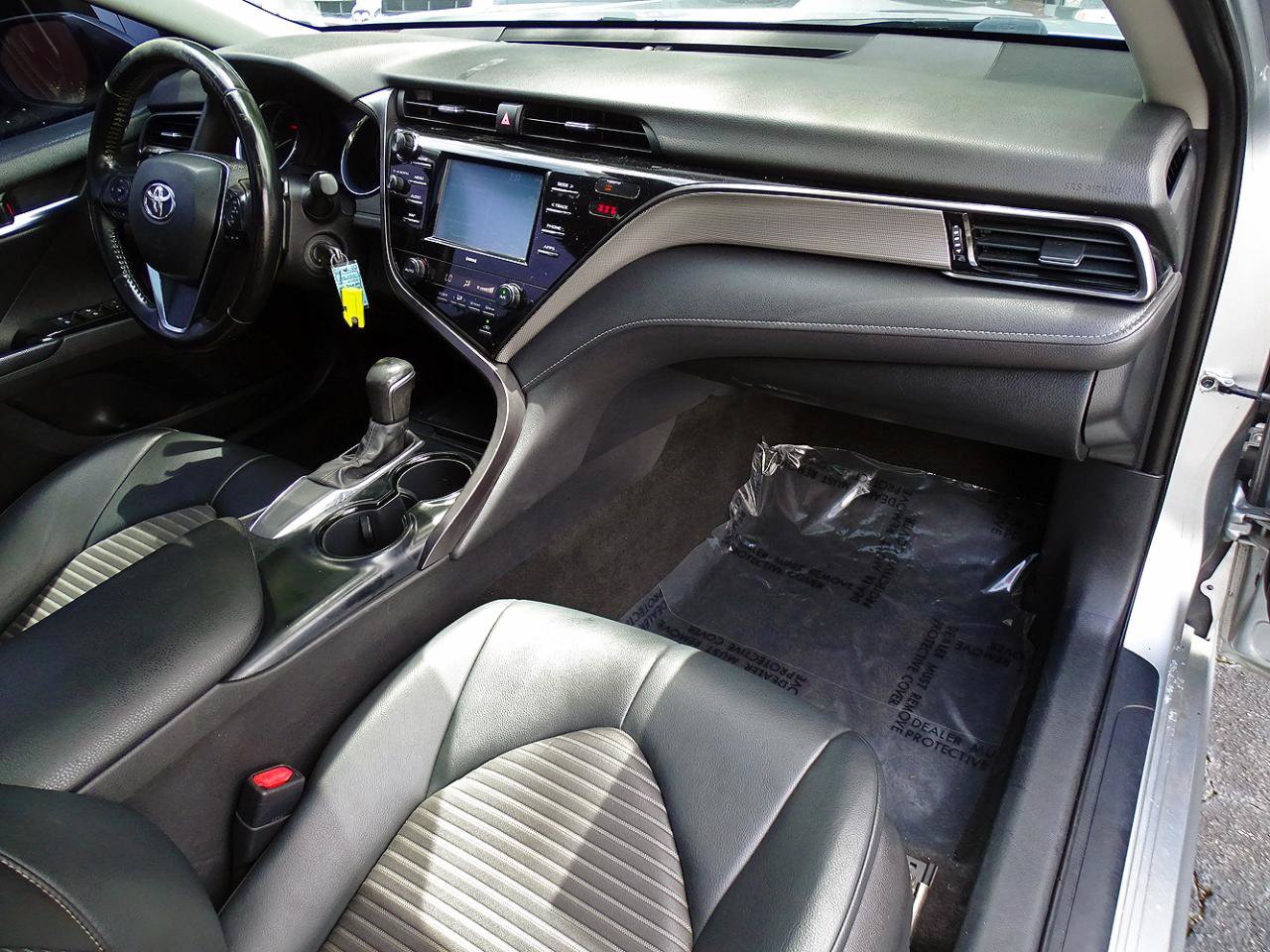 Used 2020 Toyota Camry SE FWD image 37