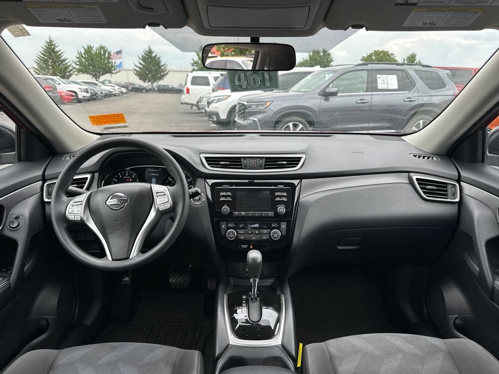 Used 2016 Nissan Rogue SV FWD image 18