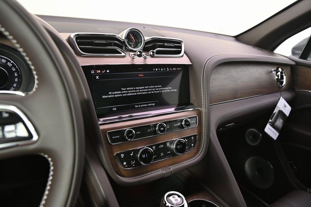 Used 2024 Bentley Bentayga Extended Wheelbase AWD/4WD image 26