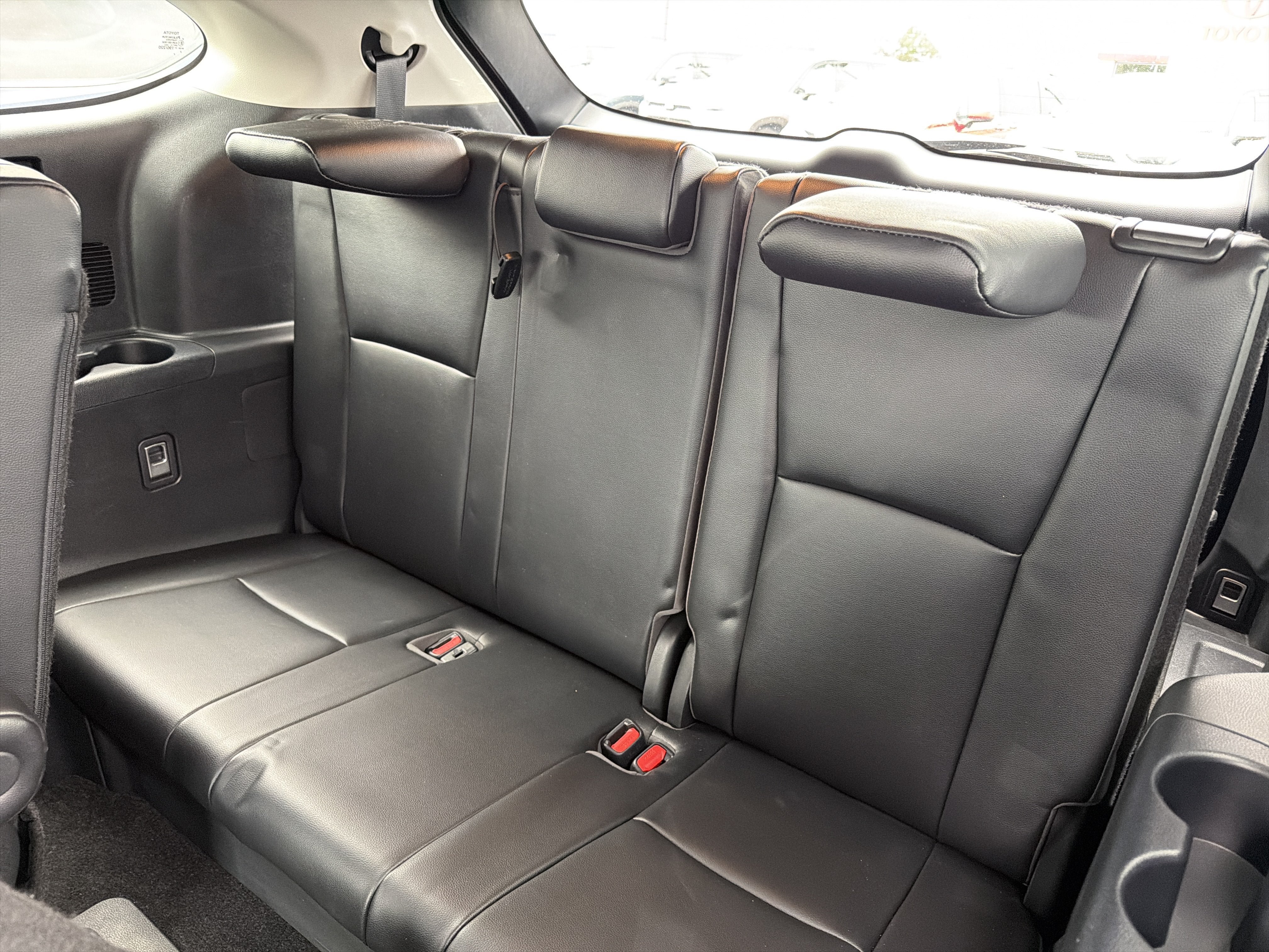 Used 2023 Toyota Highlander XLE AWD/4WD image 23
