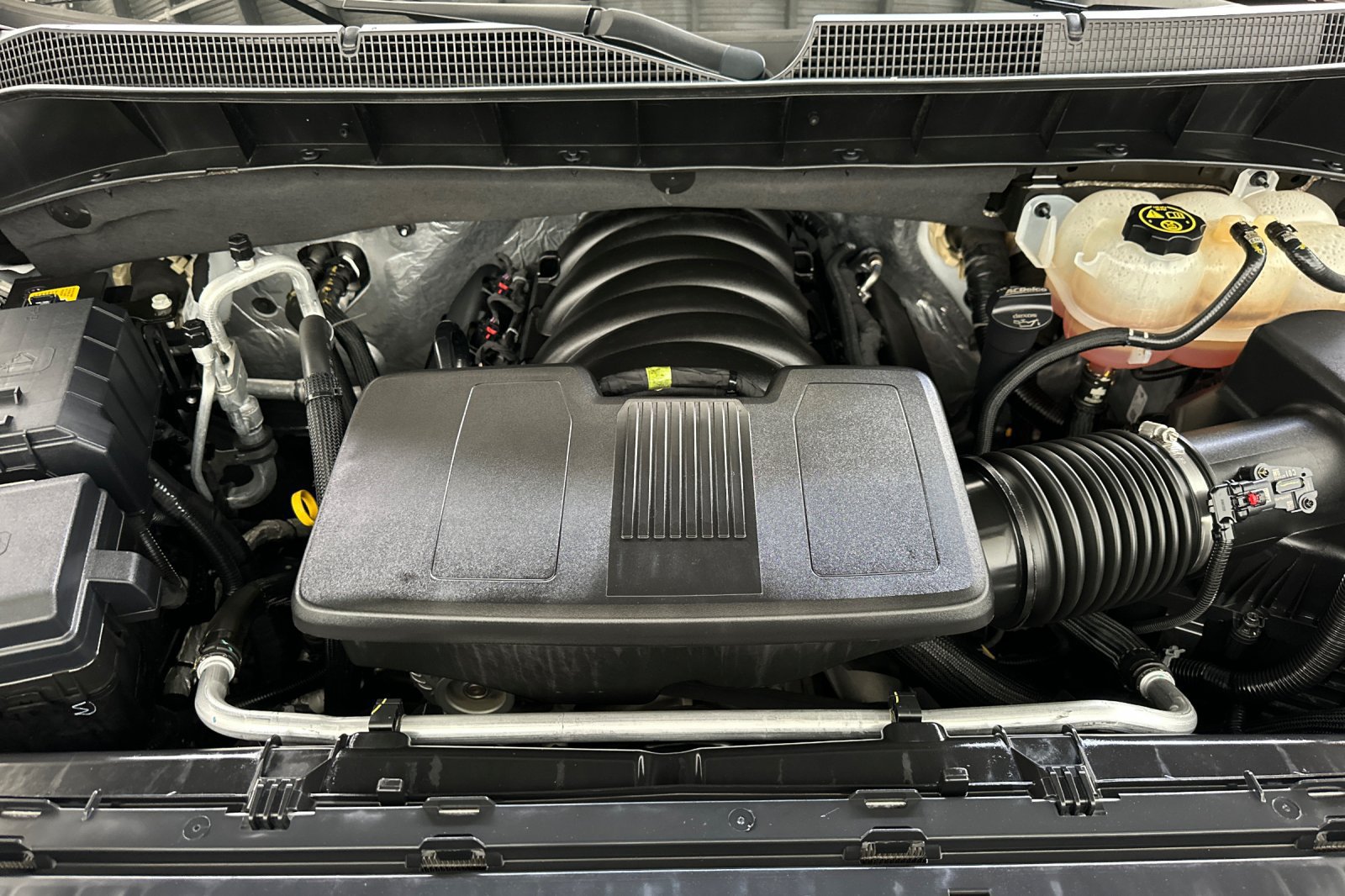 Certified 2024 Chevrolet Silverado 1500 RST w/ LPO, Dark Essentials Package RWD image 23