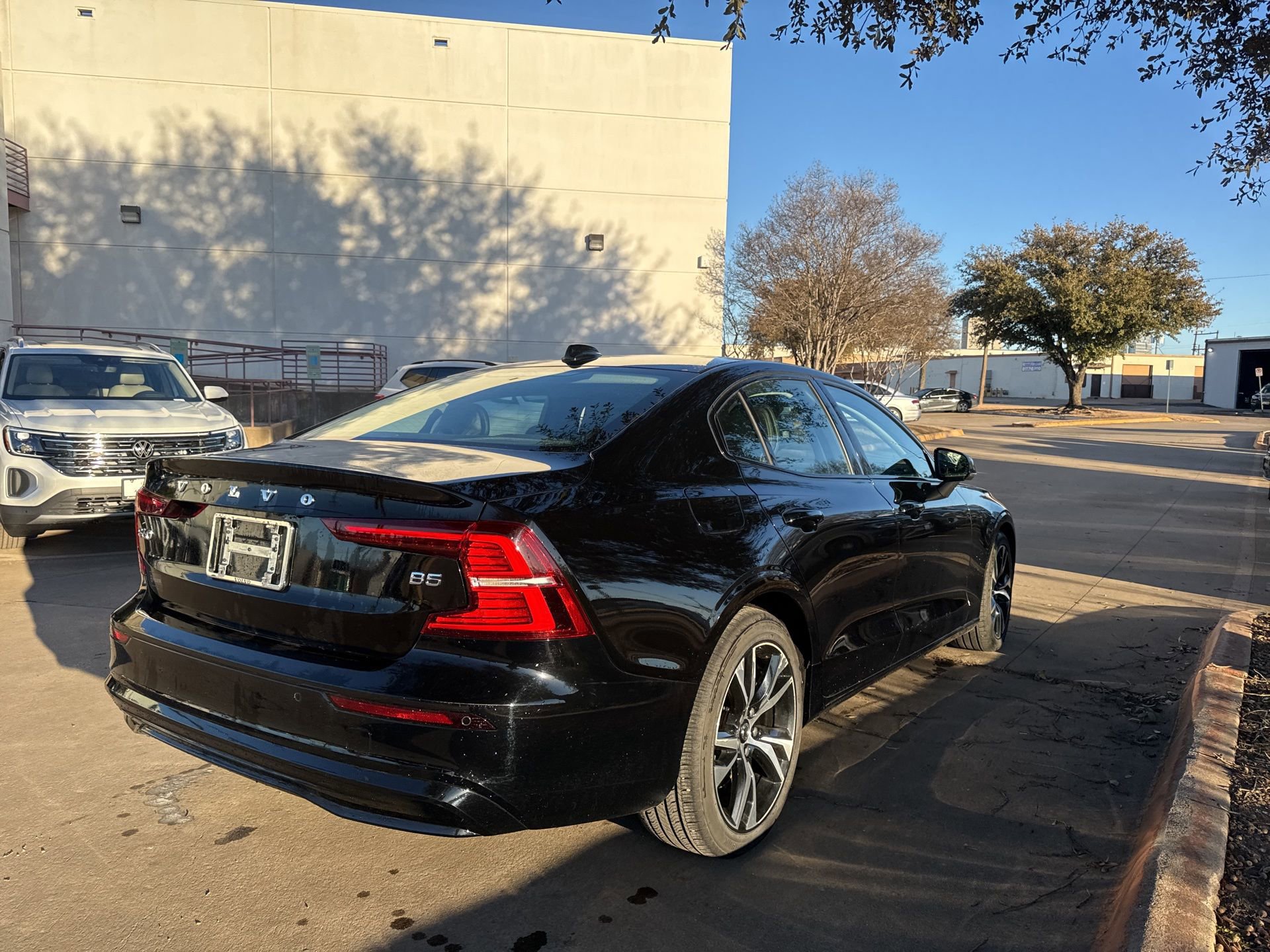 Used 2023 Volvo S60 B5 Core w/ Climate Package image 5
