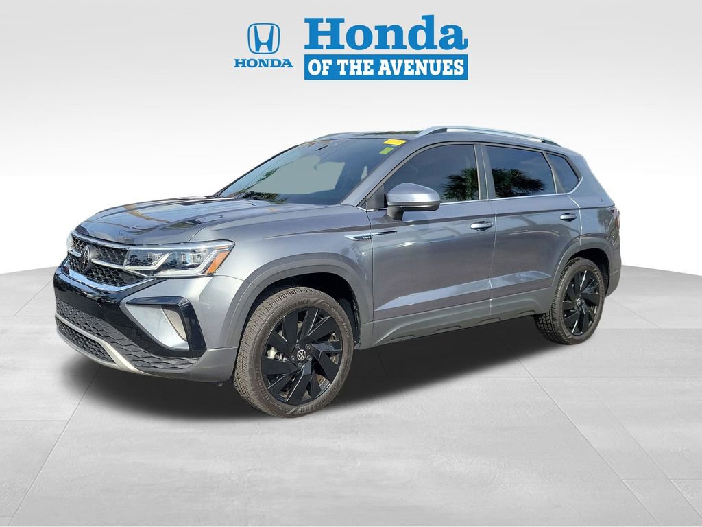Used 2024 Volkswagen Taos SEL AWD/4WD image 2