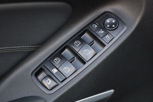 Used 2011 Mercedes-Benz GL 450 4MATIC image 31