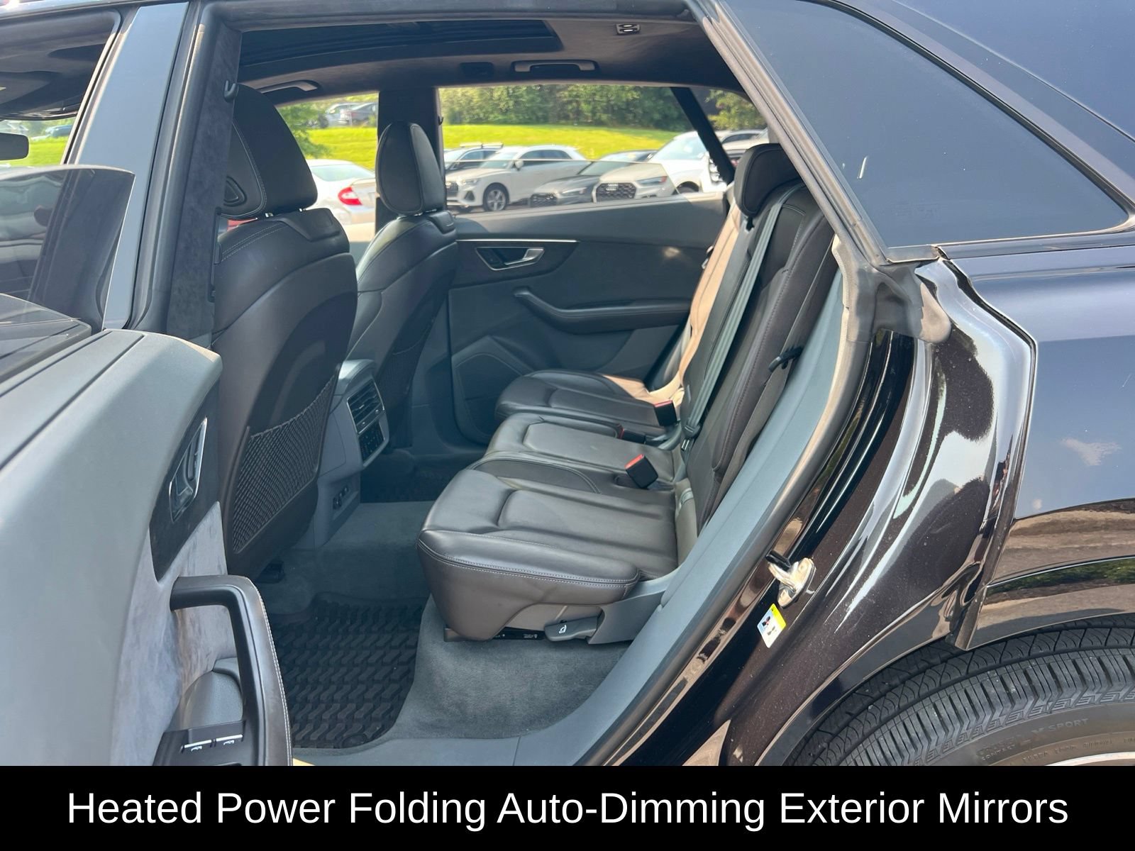 Used 2019 Audi Q8 Prestige w/ Luxury Package AWD/4WD image 31