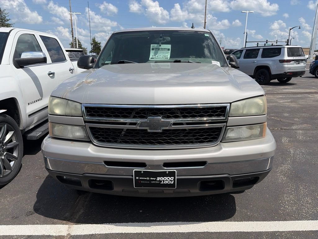 Used 2006 Chevrolet Silverado 1500 LT w/ Onstar Plus Package AWD/4WD image 6