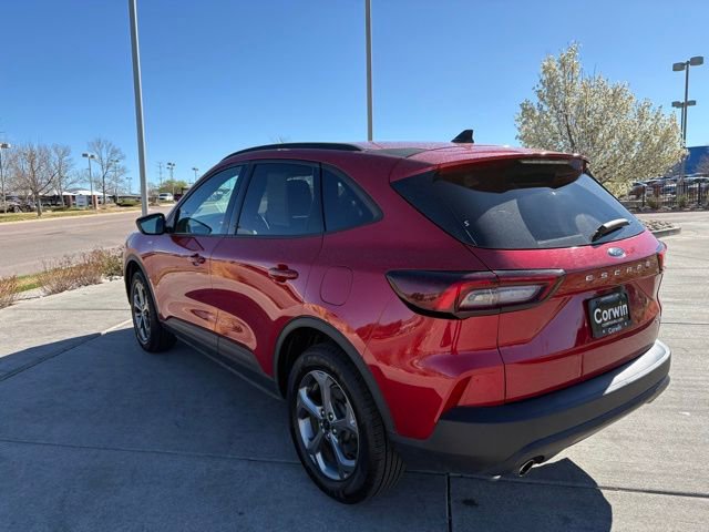 Used 2025 Ford Escape ST-Line image 5