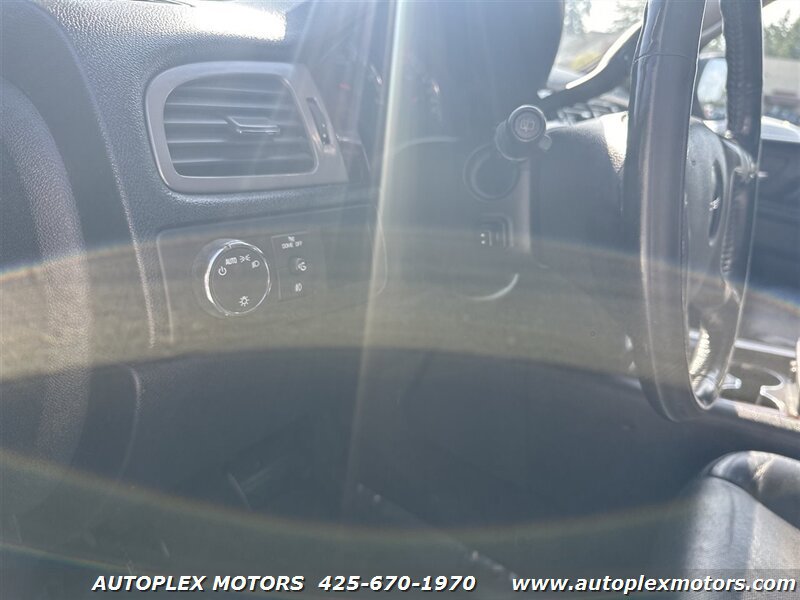Used 2011 GMC Yukon Denali image 20