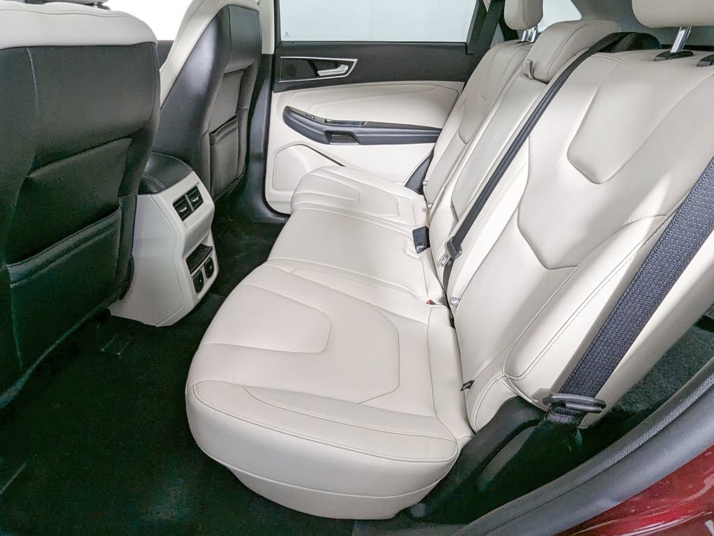 Used 2020 Ford Edge Titanium image 43