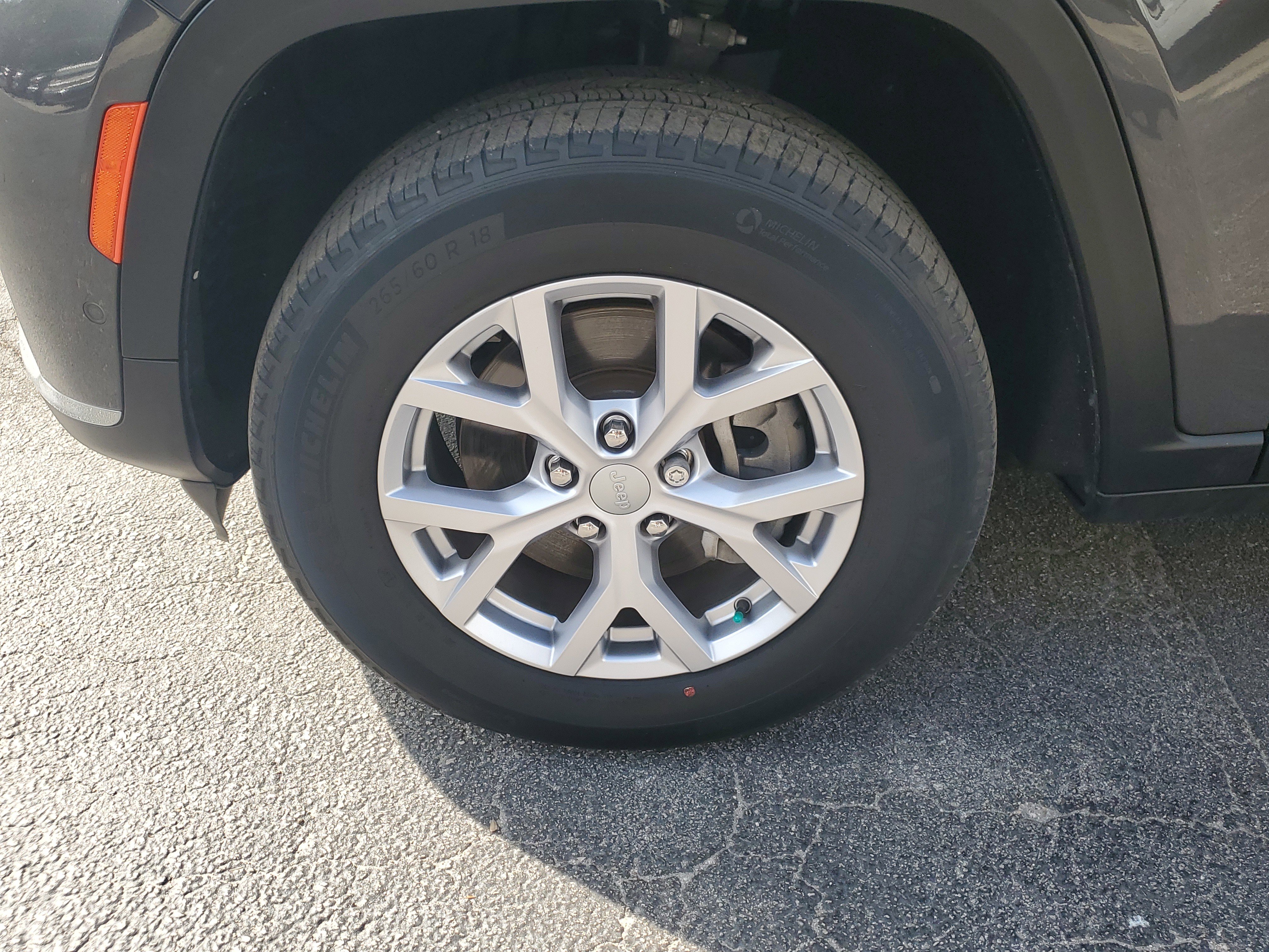 Used 2022 Jeep Grand Cherokee L Limited w/ Luxury Tech Group II image 4