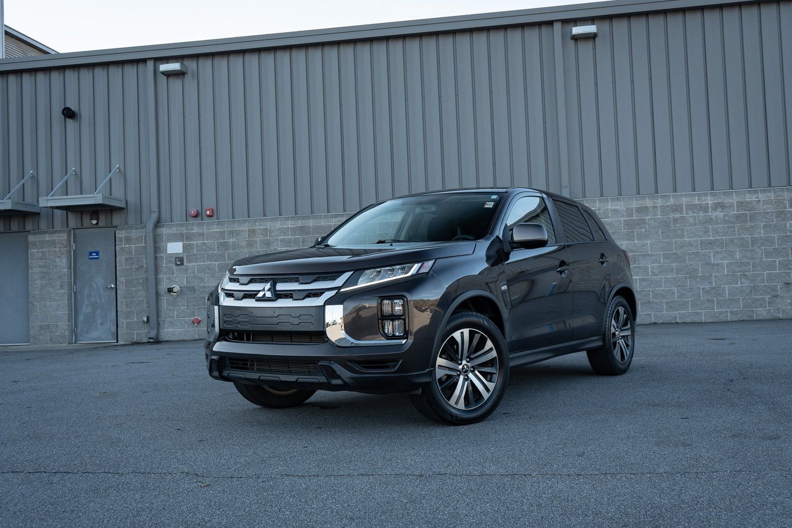 Used 2020 Mitsubishi Outlander Sport ES image 1