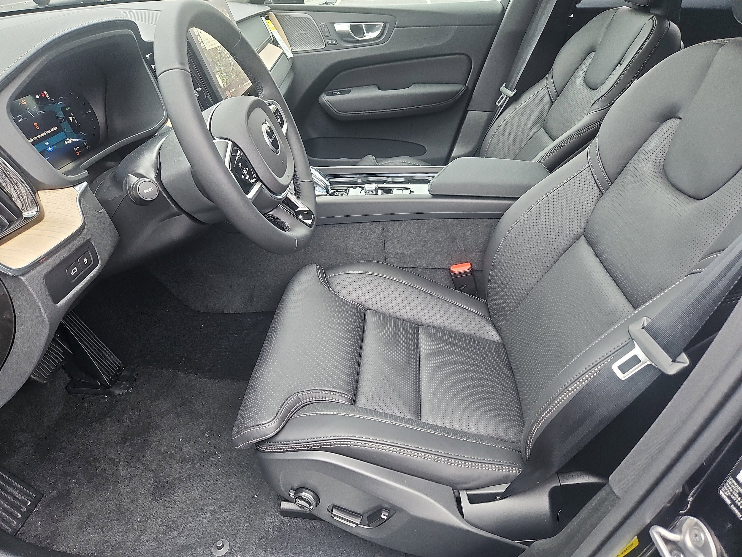 New 2026 Volvo XC60 T8 Ultra w/ Protection Package Premier AWD/4WD image 21