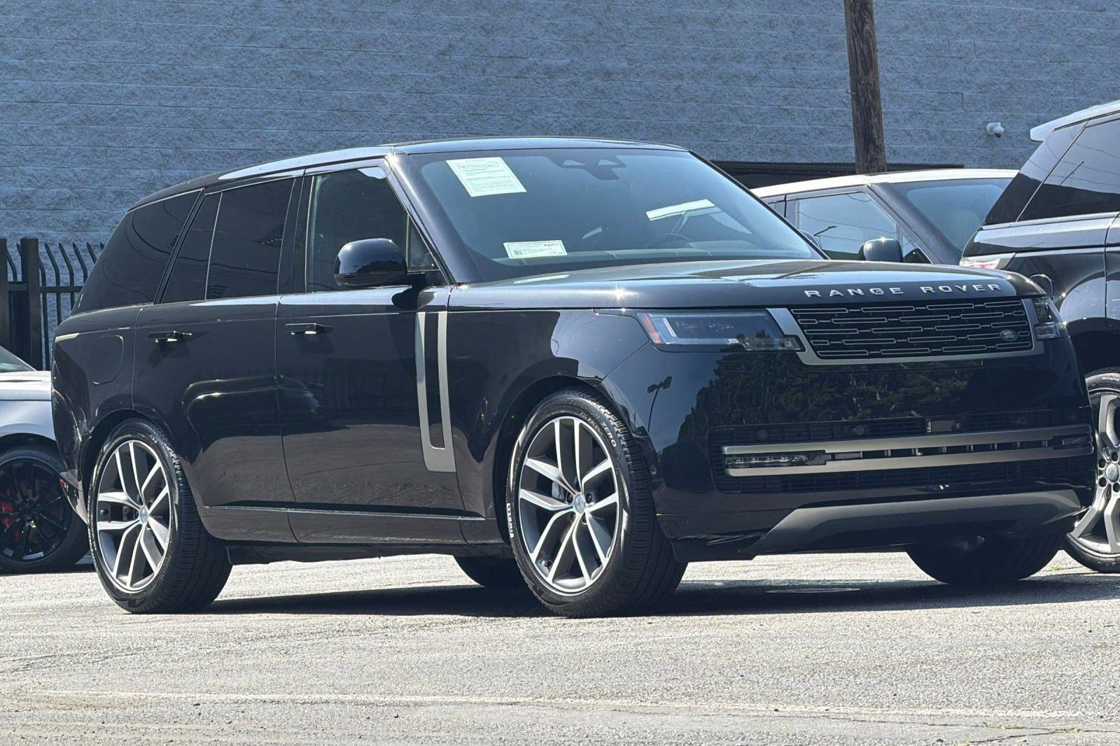 Used 2024 Land Rover Range Rover SE AWD/4WD image 6