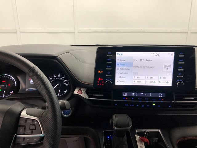 Used 2023 Toyota Sienna XSE FWD image 19