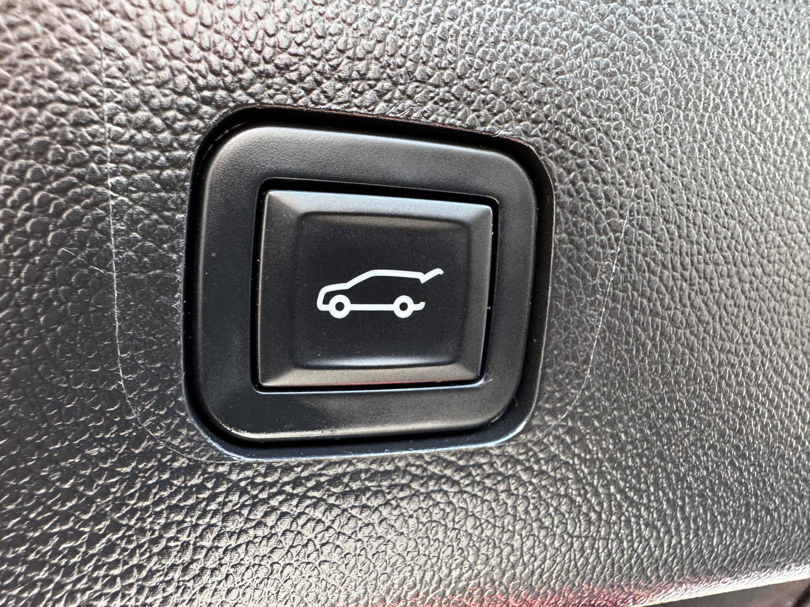 Certified 2019 Chevrolet Traverse High Country w/ LPO, Floor Liner Package AWD/4WD image 15