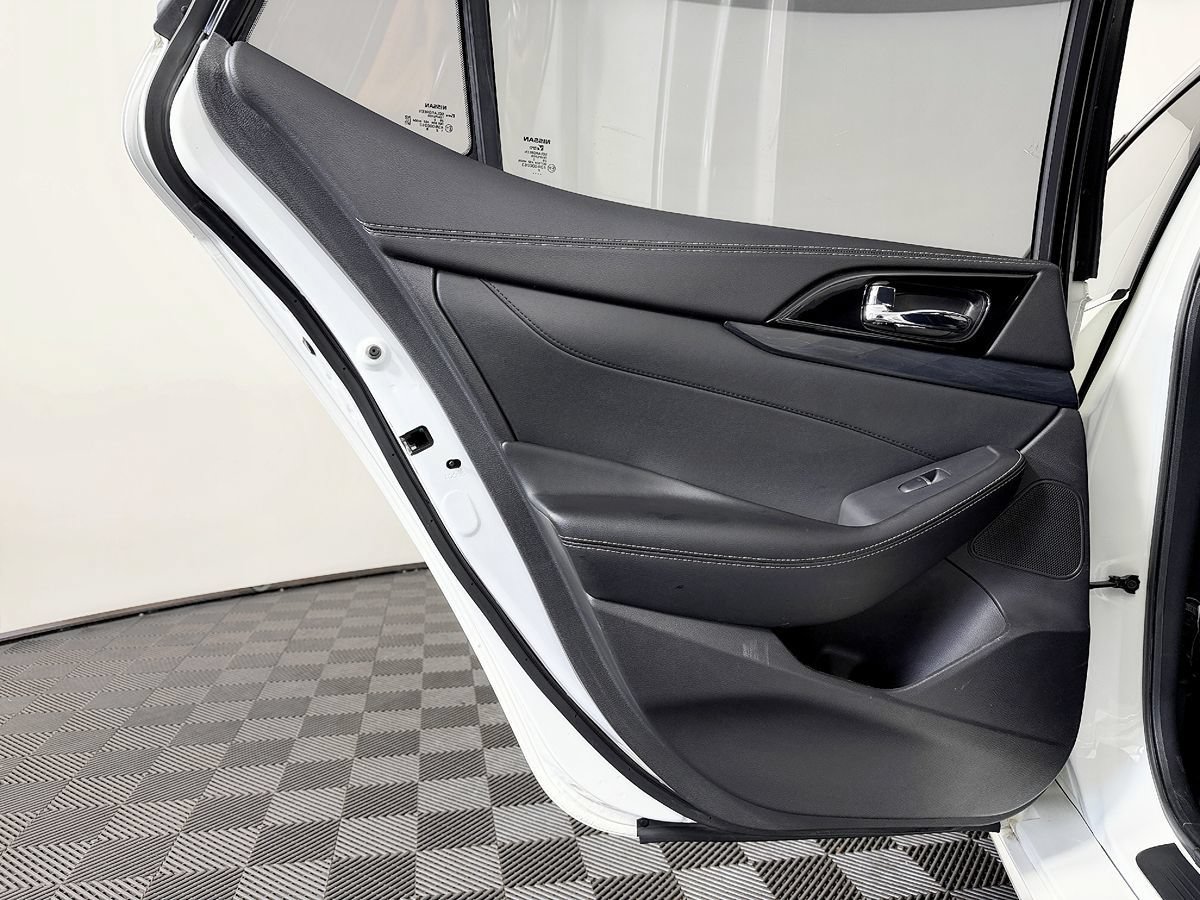 Used 2020 Nissan Maxima Platinum FWD image 39
