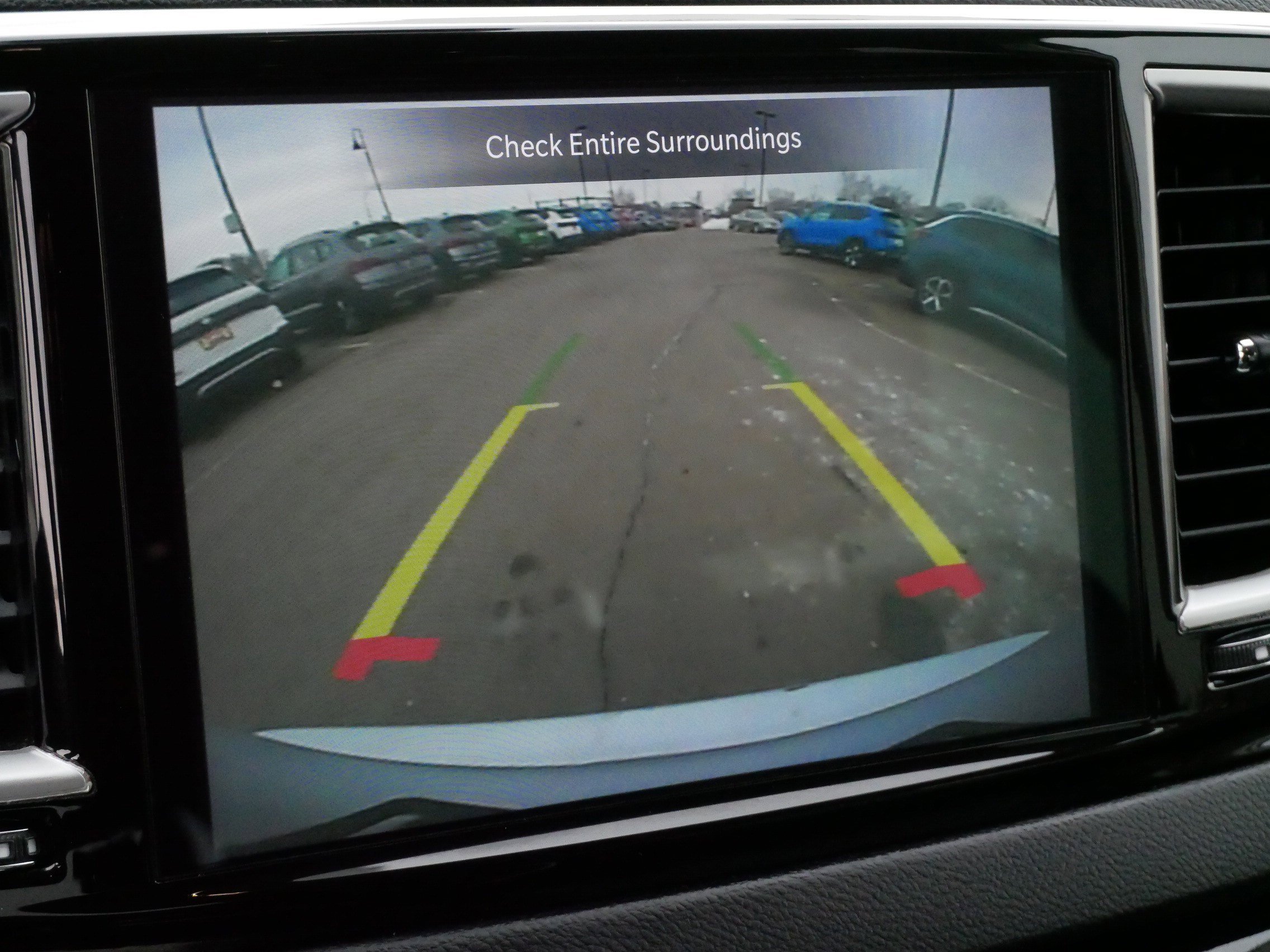 Used 2023 Chrysler Pacifica Touring-L image 30