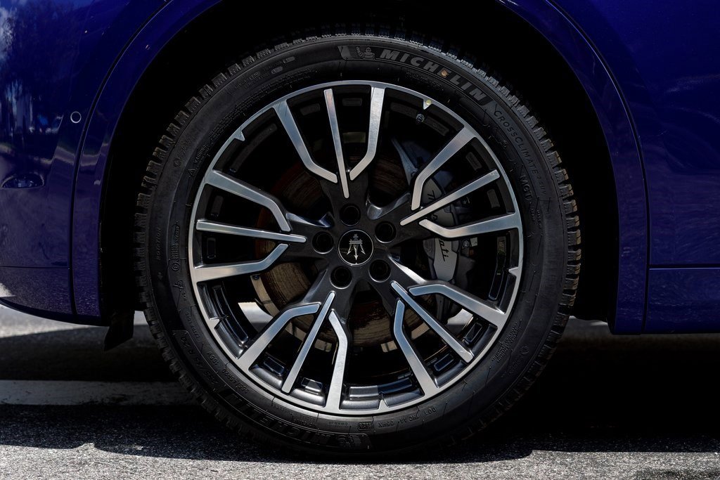 New 2025 Maserati Grecale GT image 14
