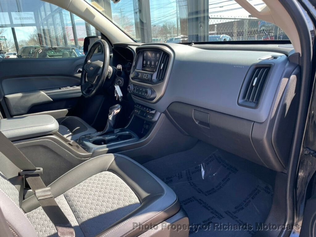 Used 2022 Chevrolet Colorado Z71 w/ Z71 Midnight Edition image 25