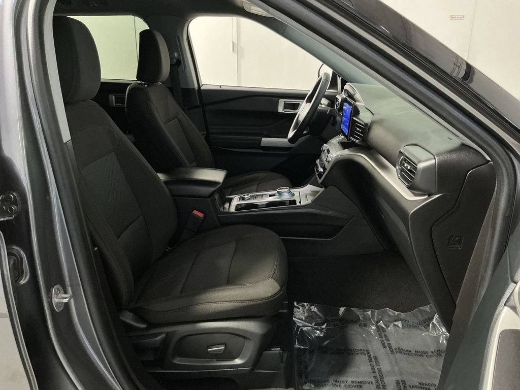 Used 2023 Ford Explorer XLT AWD/4WD image 26