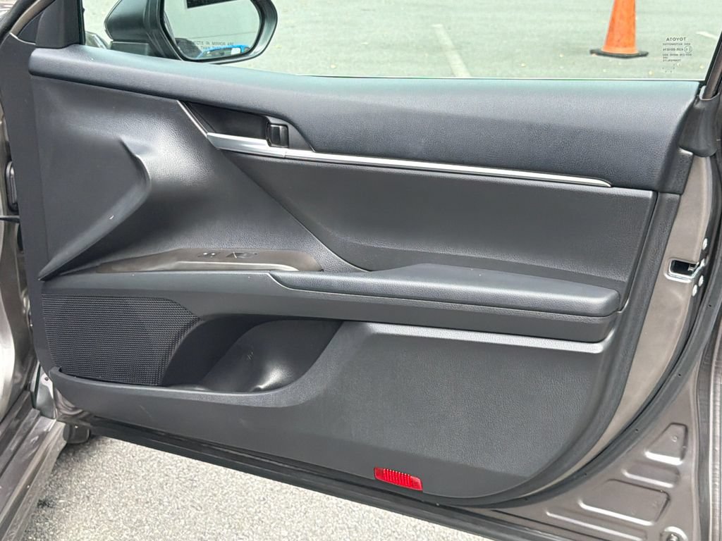 Used 2024 Toyota Camry SE FWD image 12
