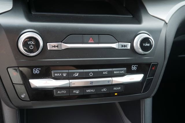 Used 2020 Ford Explorer XLT w/ Equipment Group 202A image 21