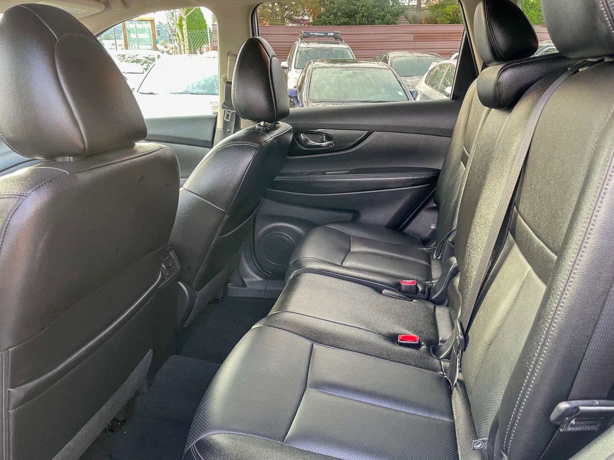 Used 2017 Nissan Rogue SL w/ SL Premium Package image 27