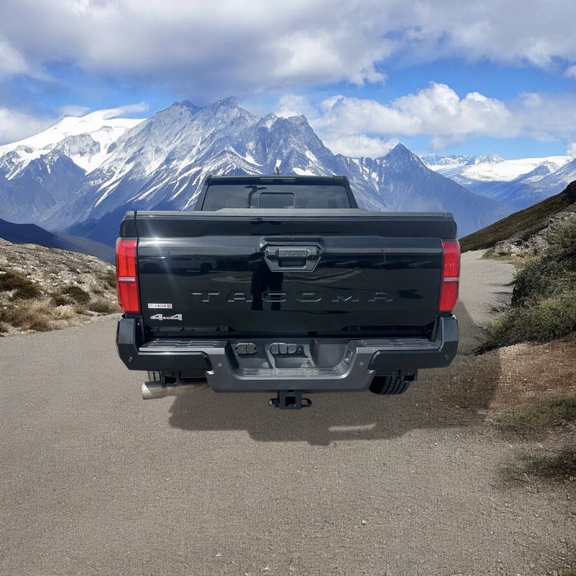 Certified 2025 Toyota Tacoma SR5 AWD/4WD image 4
