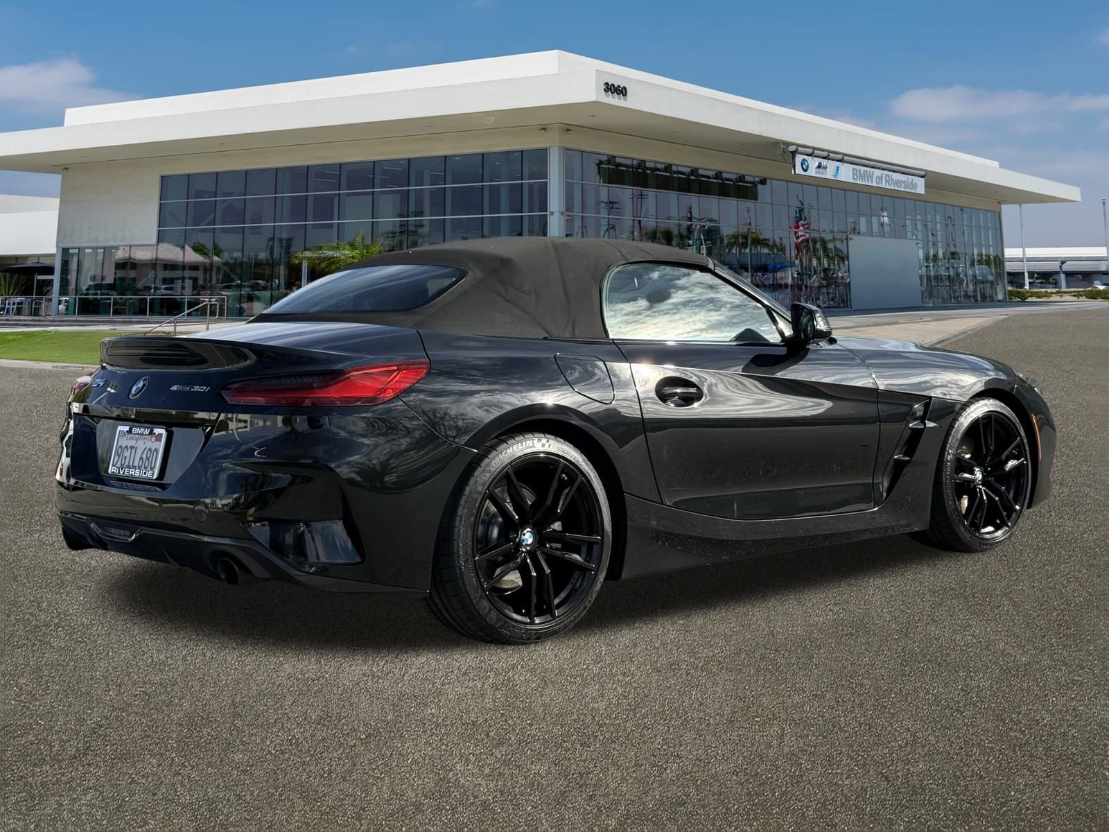 Certified 2023 BMW Z4 sDrive30i w/ Shadowloine Package image 11