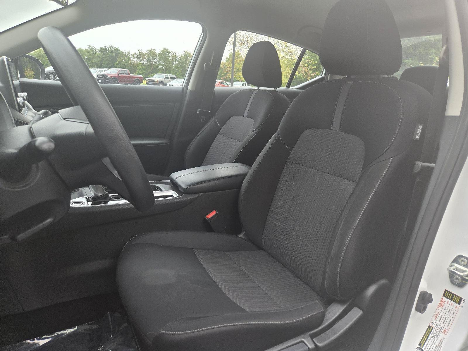 Used 2025 Nissan Sentra SV FWD image 12