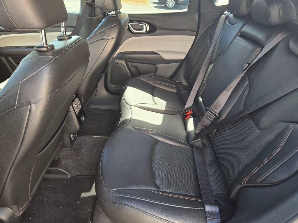 Used 2023 Jeep Compass Limited w/ Sun and Sound Group AWD/4WD image 12