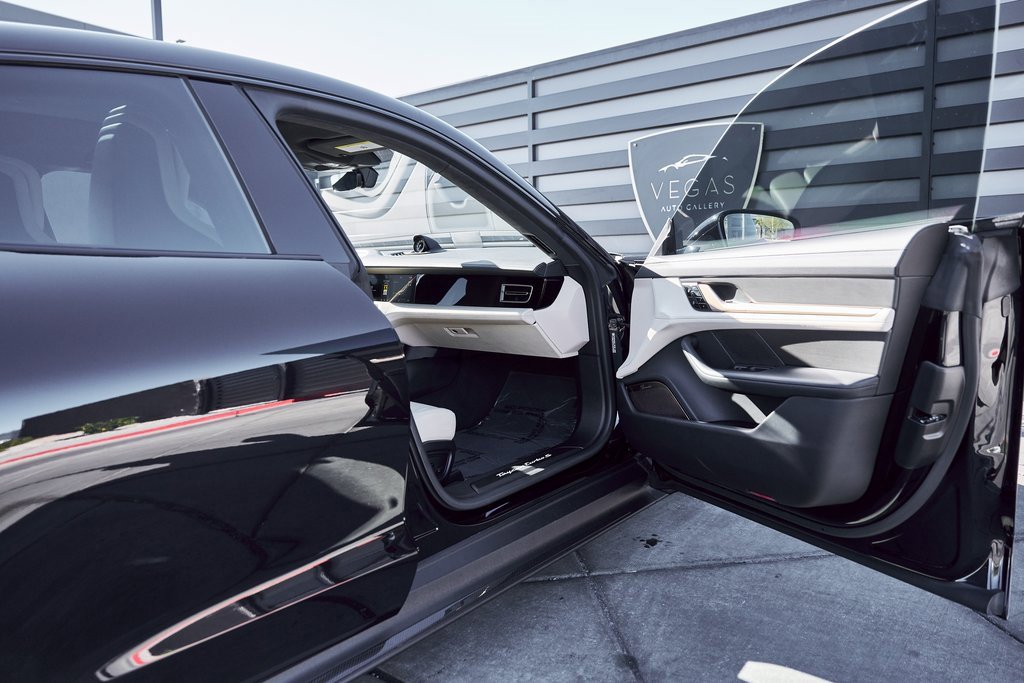 Used 2020 Porsche Taycan Turbo S image 25