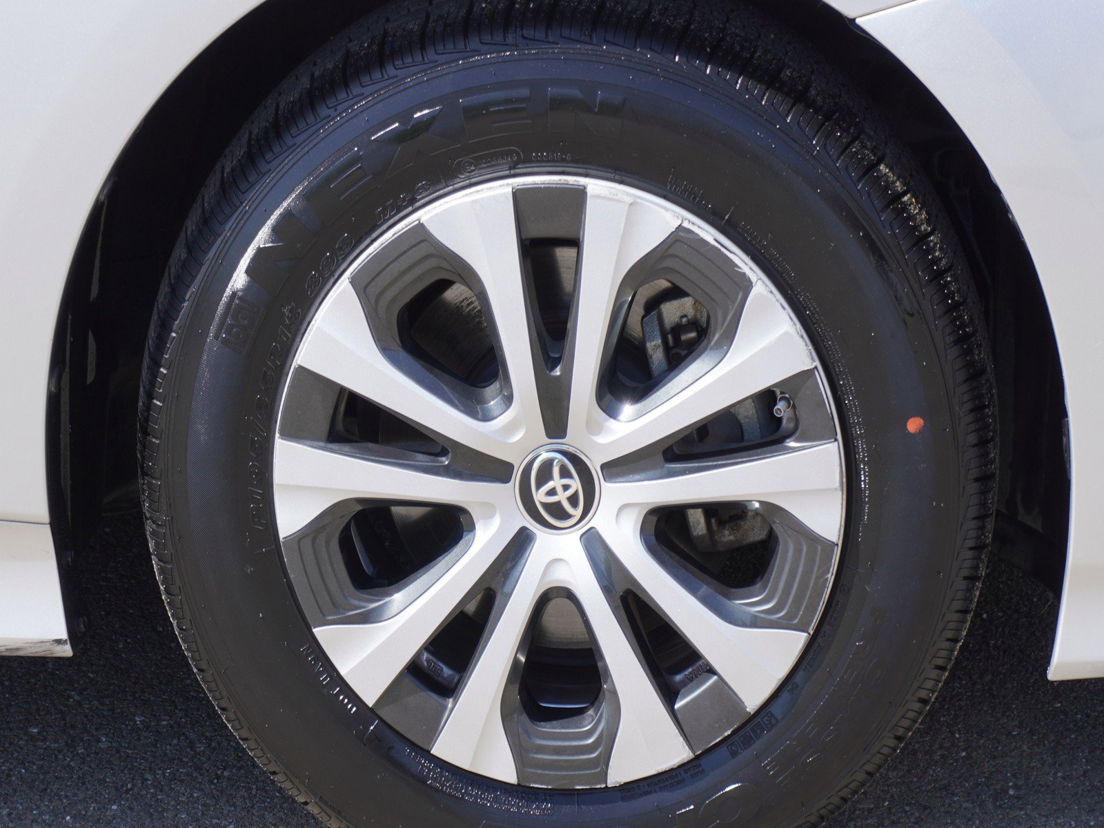 Used 2021 Toyota Prius Prime XLE FWD image 5