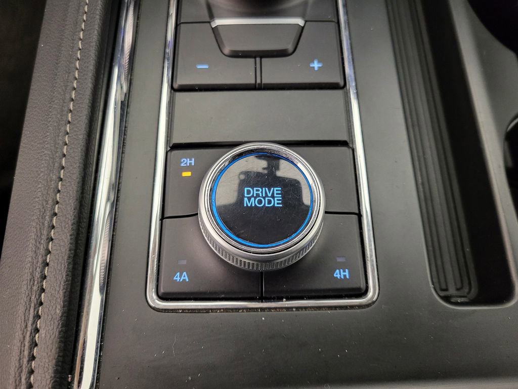 Used 2024 Ford Expedition Max XLT image 11