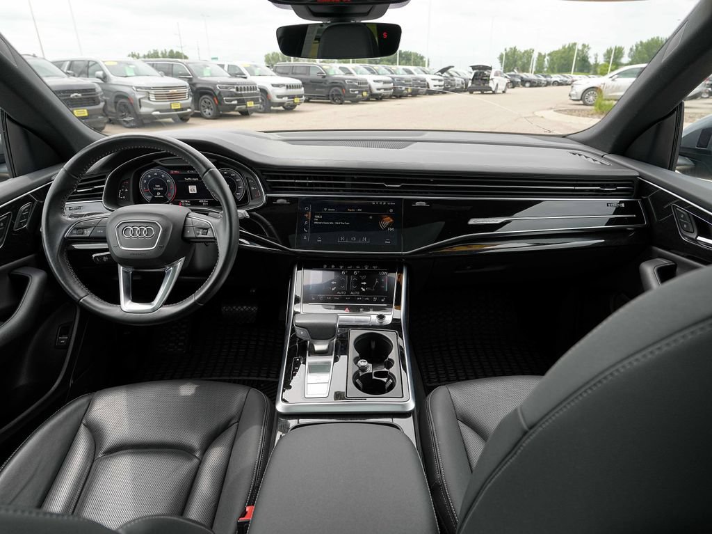 Used 2019 Audi Q8 Prestige AWD/4WD image 28