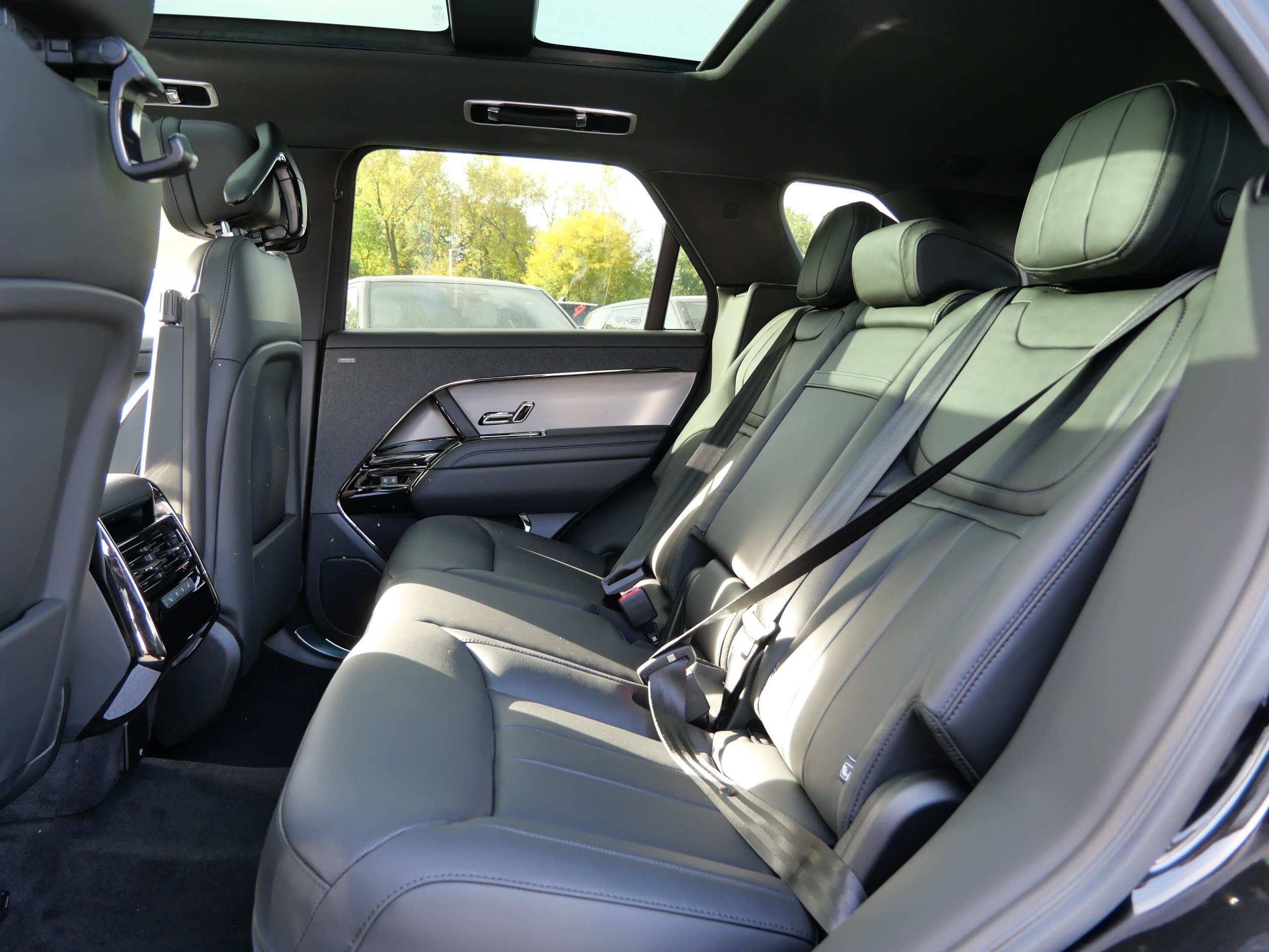 New 2027 Land Rover Range Rover Sport SE AWD/4WD image 5