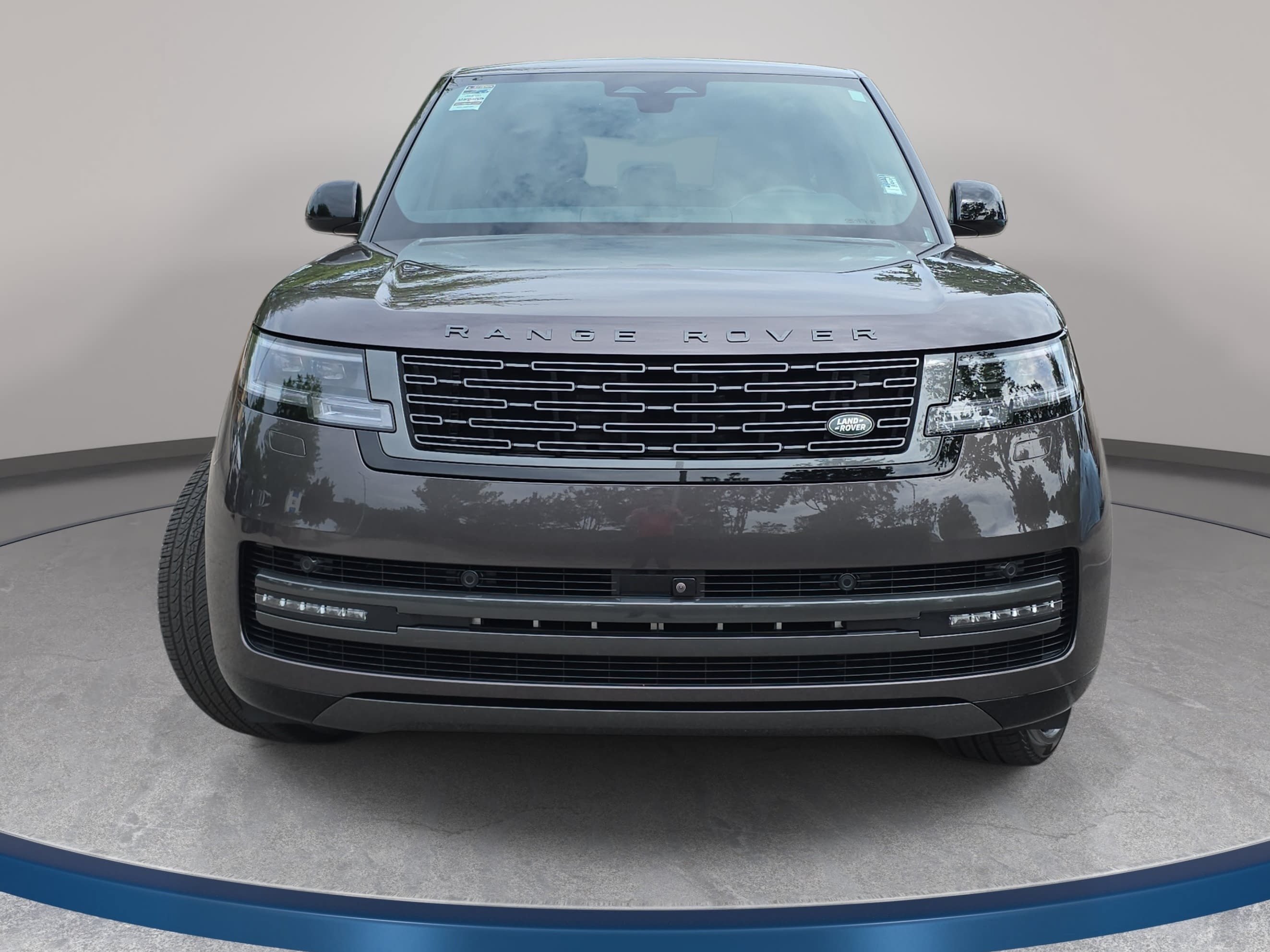Certified 2024 Land Rover Range Rover SE AWD/4WD image 2