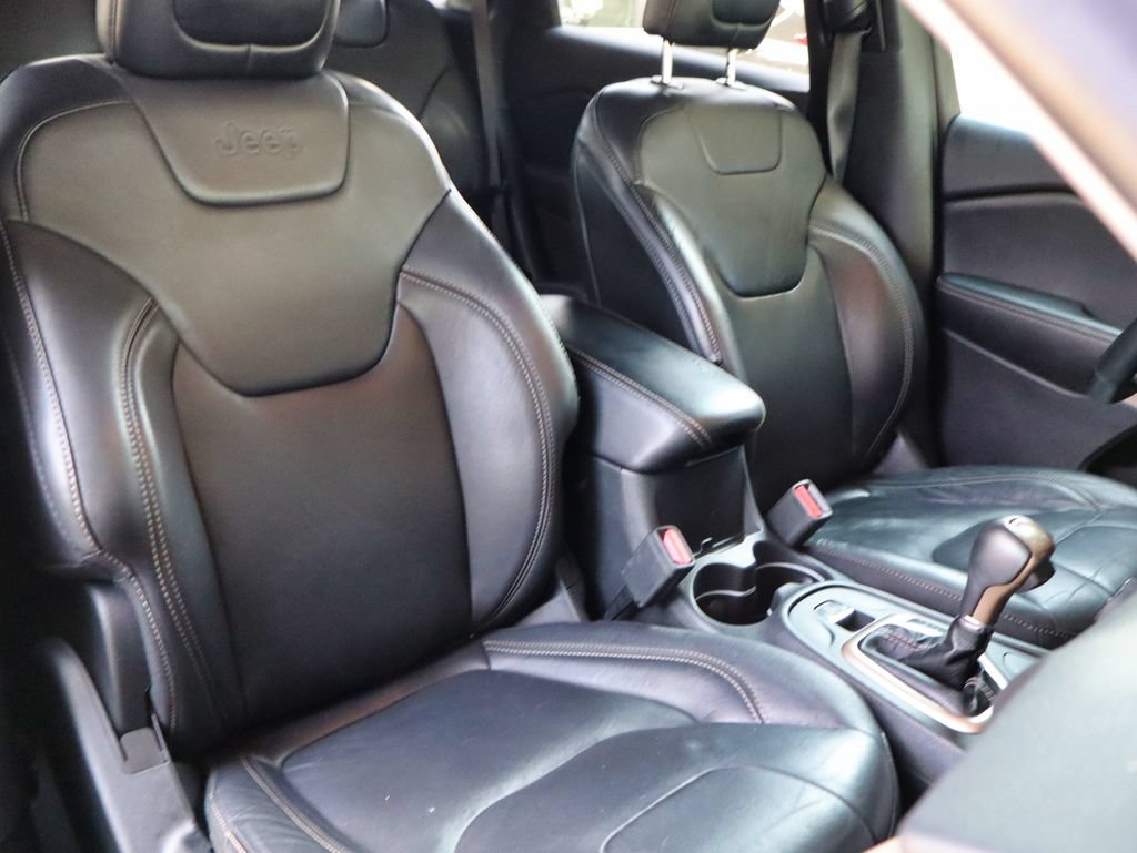 Used 2018 Jeep Cherokee Limited AWD/4WD image 22