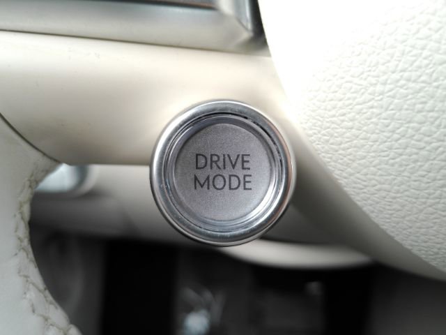 Used 2024 Genesis GV60 RWD image 41