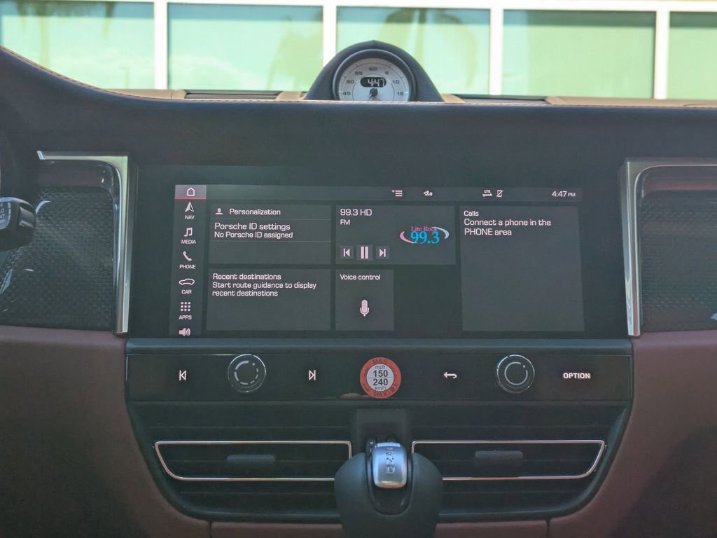 Used 2025 Porsche Macan GTS AWD/4WD image 17