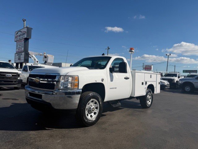 Used 2013 Chevrolet Silverado 3500 W/T image 2