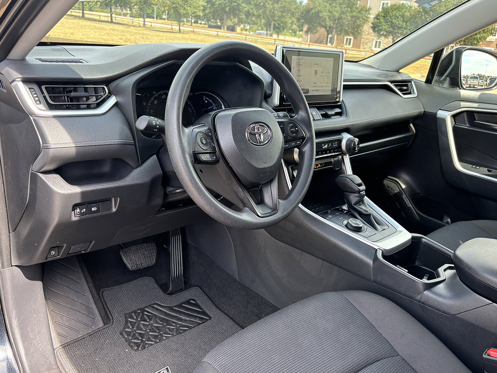 Certified 2025 Toyota RAV4 LE AWD/4WD image 12