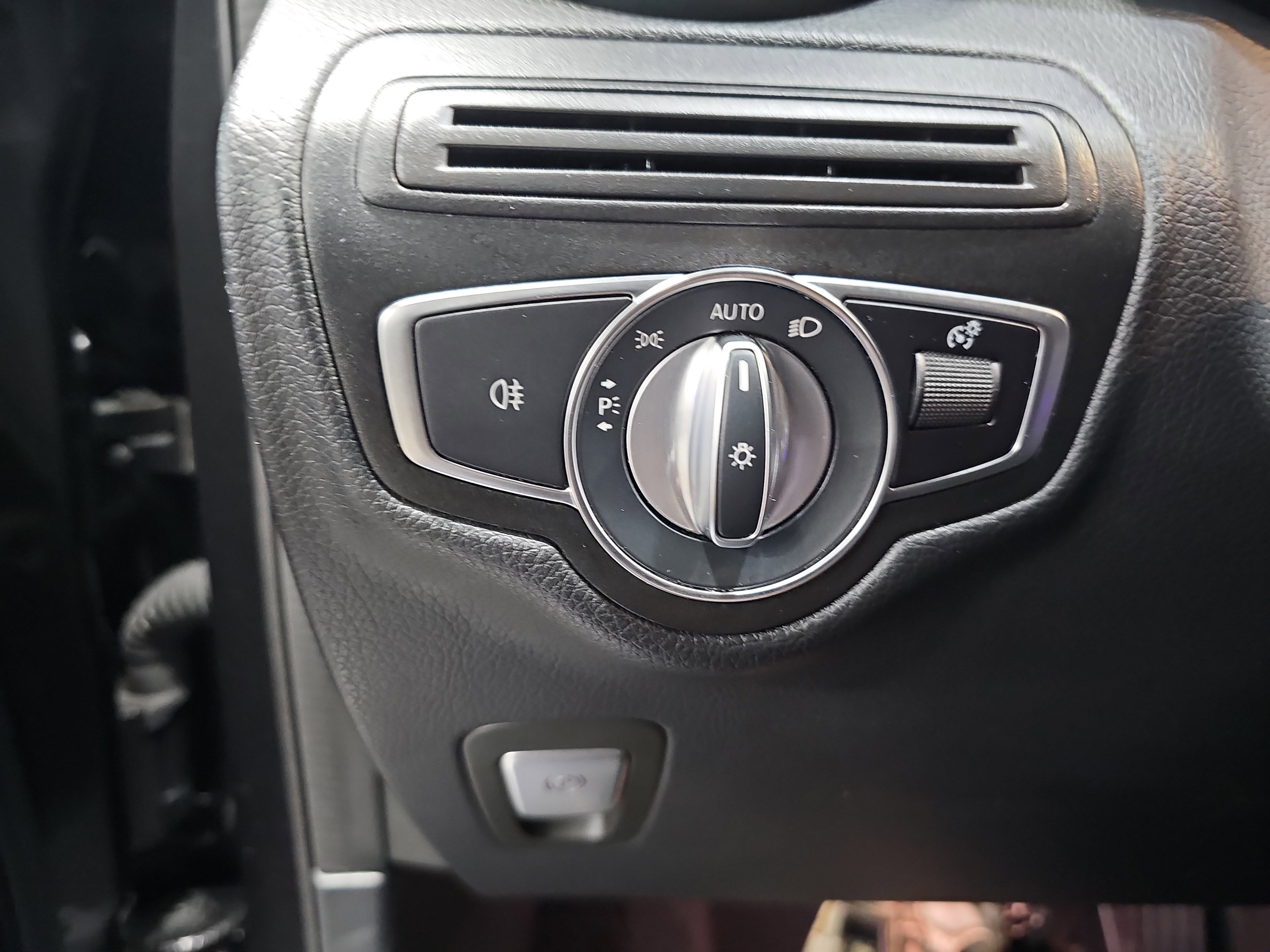 Certified 2021 Mercedes-Benz GLC 300 image 28