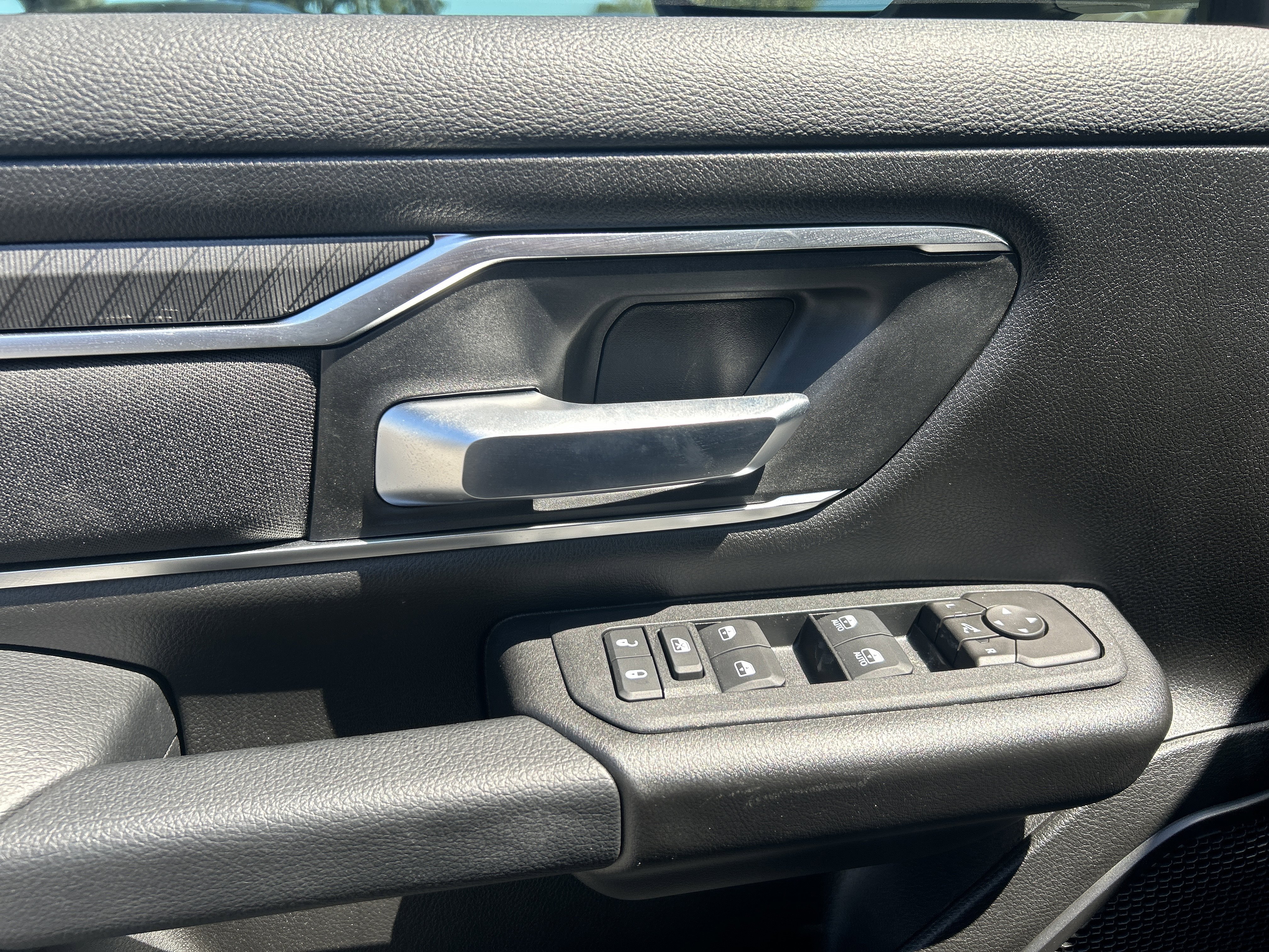 New 2026 RAM 1500 4x4 Crew Cab image 12