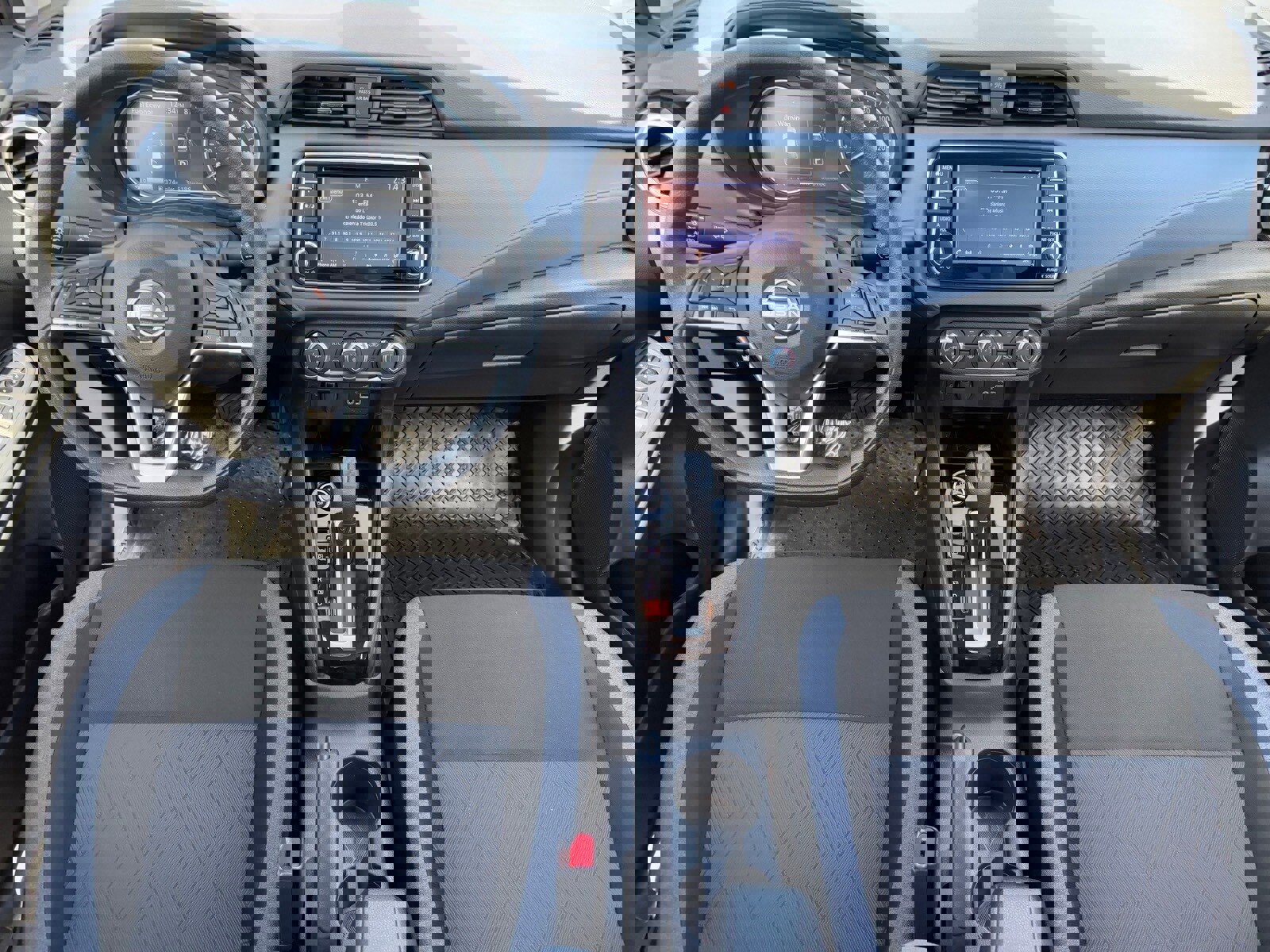 Used 2025 Nissan Versa SV image 12