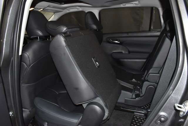 Used 2023 Toyota Highlander XLE image 35