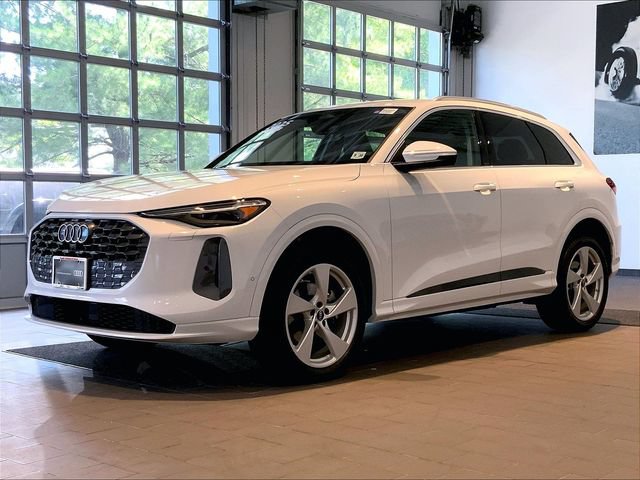 Certified 2025 Audi Q5 Premium Plus w/ Premium Plus AWD/4WD image 2