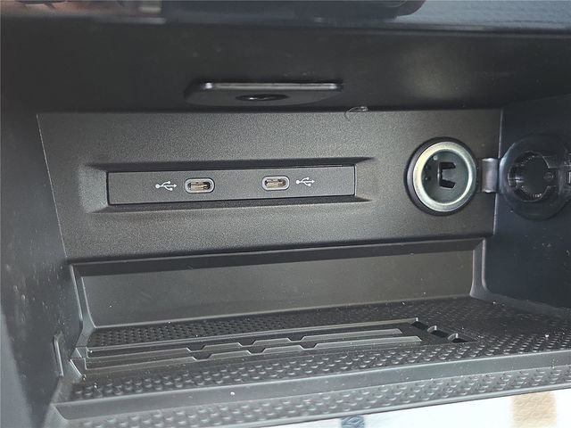 New 2026 Volkswagen Taos SE image 18