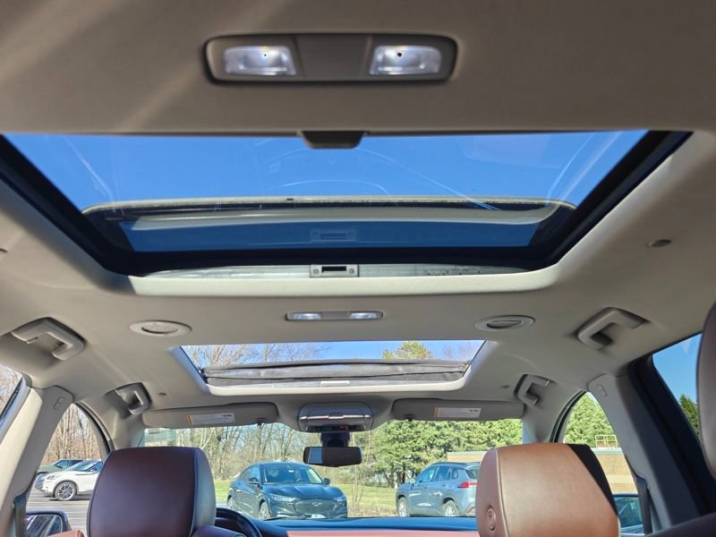 Used 2019 Buick Enclave Avenir w/ Avenir Technology Package AWD/4WD image 20